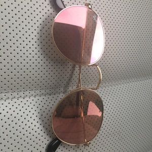 Raybans with round lens